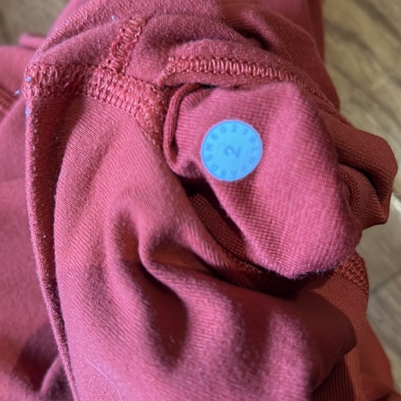 Lululemon high waisted capris - Picture 4 of 4